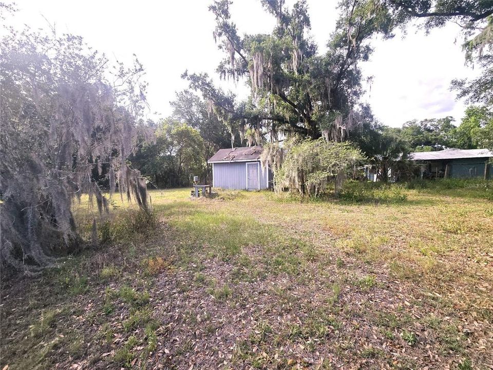 Под контрактом: $175,000 (1.05 acres)