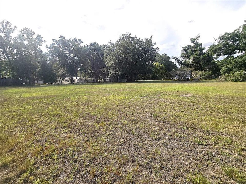Под контрактом: $175,000 (1.05 acres)