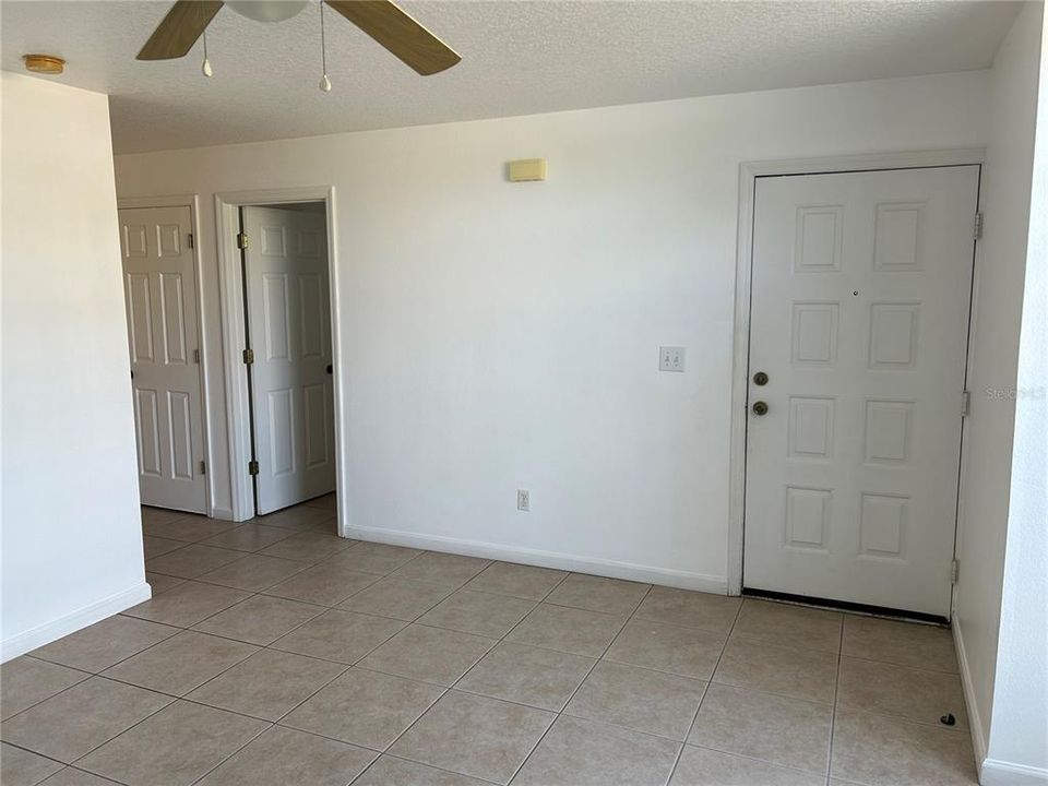 For Sale: $283,000 (3 beds, 2 baths, 1218 Square Feet)