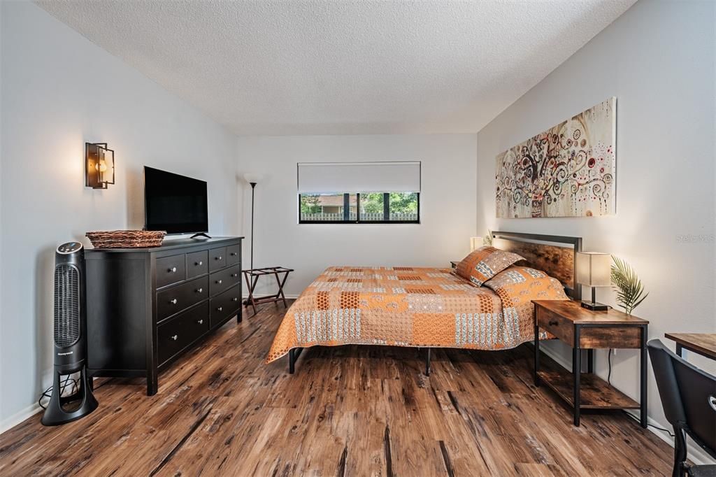 Activo con contrato: $320,000 (2 camas, 2 baños, 1114 Pies cuadrados)