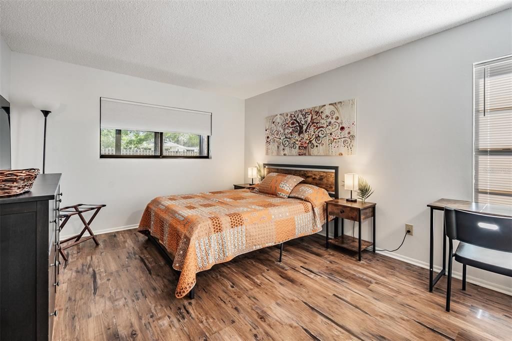 Activo con contrato: $320,000 (2 camas, 2 baños, 1114 Pies cuadrados)