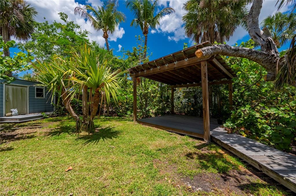 Activo con contrato: $174,000 (3 camas, 2 baños, 1176 Pies cuadrados)