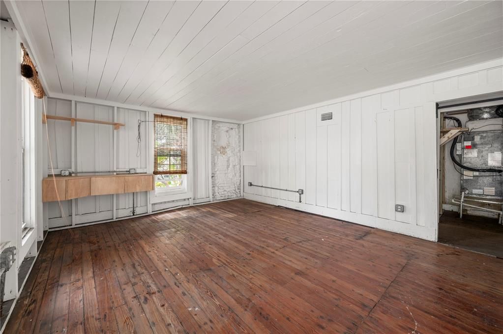 Activo con contrato: $174,000 (3 camas, 2 baños, 1176 Pies cuadrados)