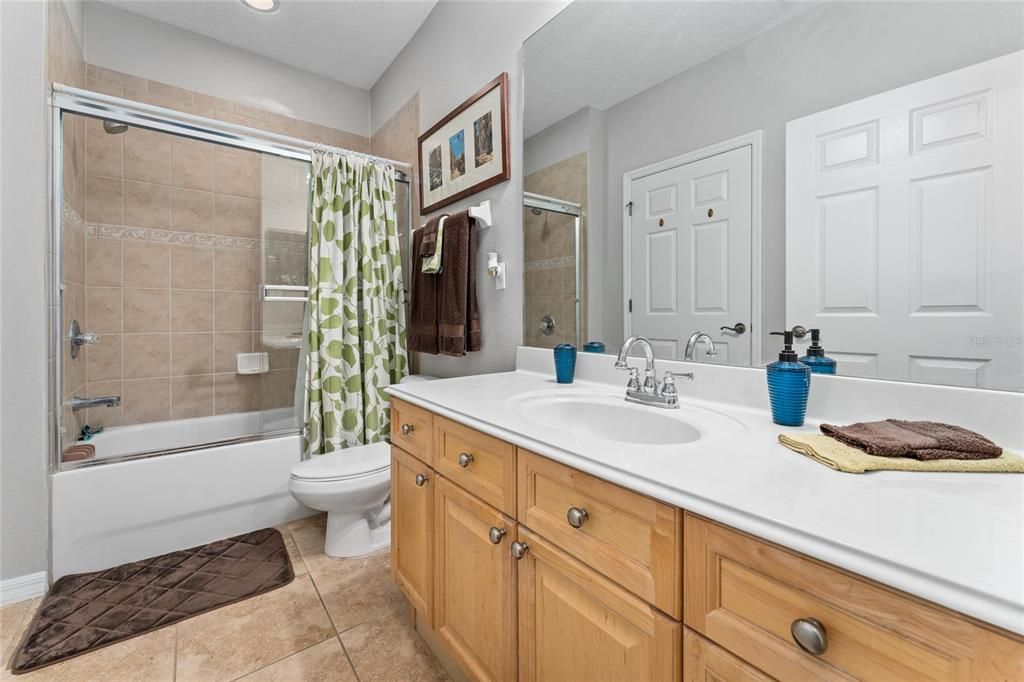 For Sale: $299,500 (2 beds, 2 baths, 1161 Square Feet)