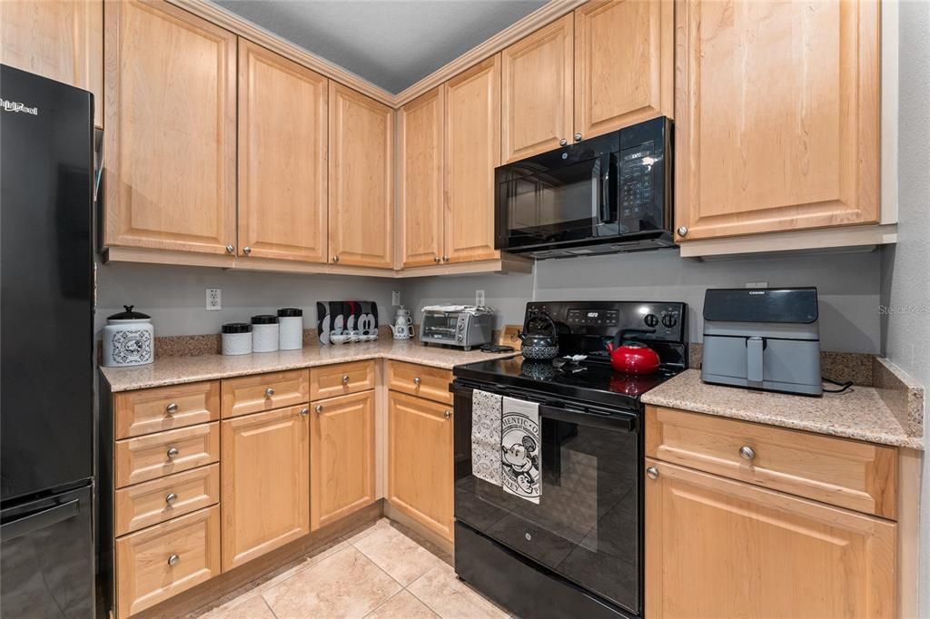 For Sale: $299,500 (2 beds, 2 baths, 1161 Square Feet)