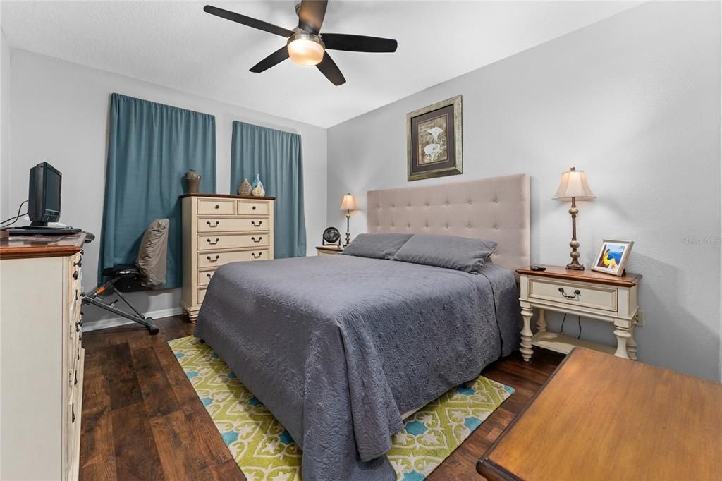 For Sale: $299,500 (2 beds, 2 baths, 1161 Square Feet)