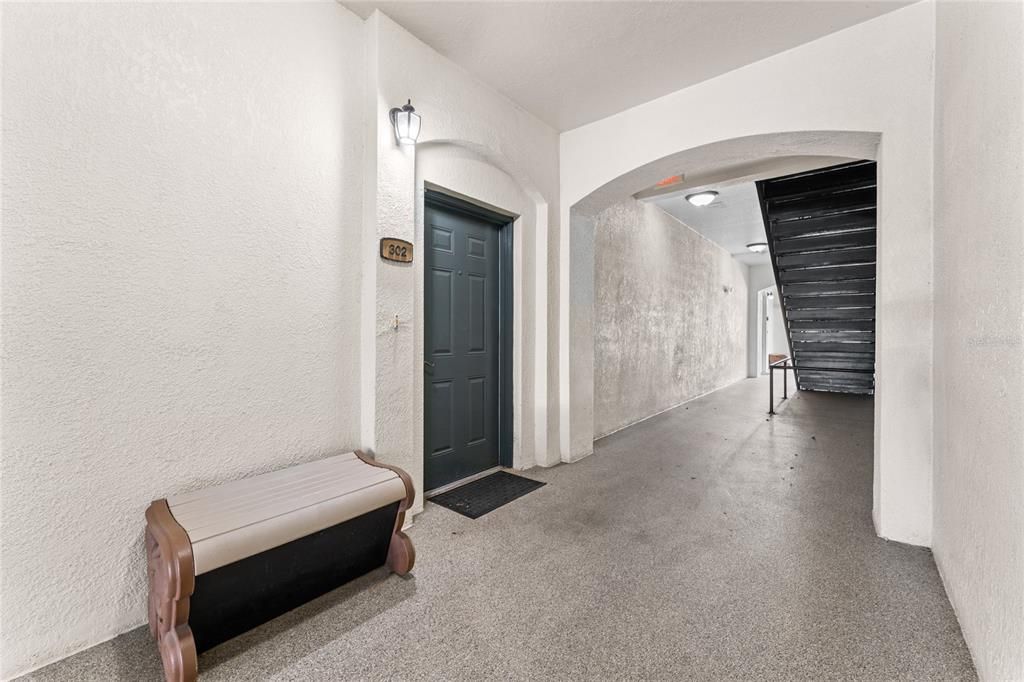 For Sale: $299,500 (2 beds, 2 baths, 1161 Square Feet)
