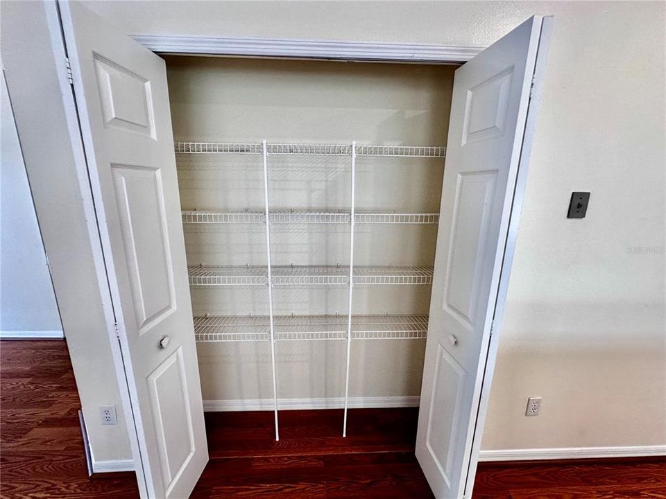 For Rent: $2,899 (4 beds, 2 baths, 1959 Square Feet)