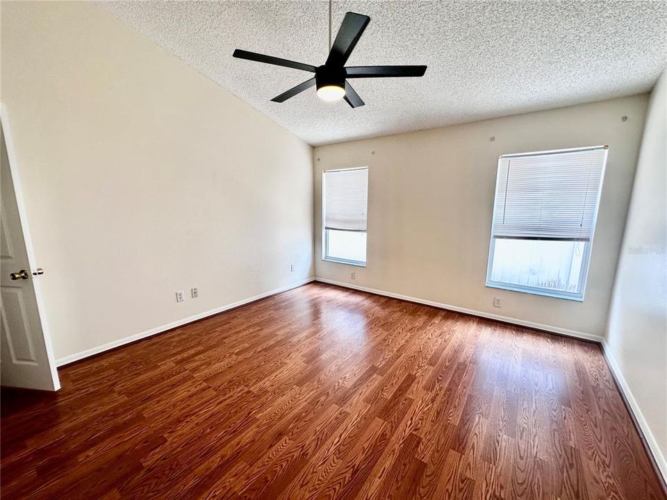 For Rent: $2,899 (4 beds, 2 baths, 1959 Square Feet)