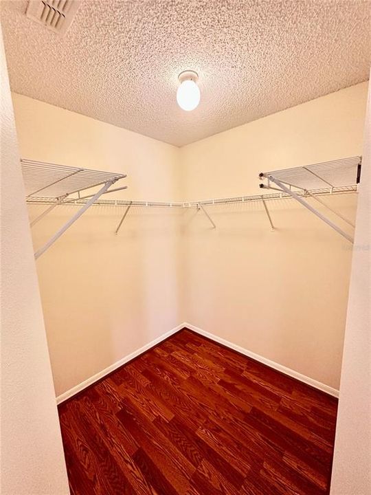 For Rent: $2,899 (4 beds, 2 baths, 1959 Square Feet)
