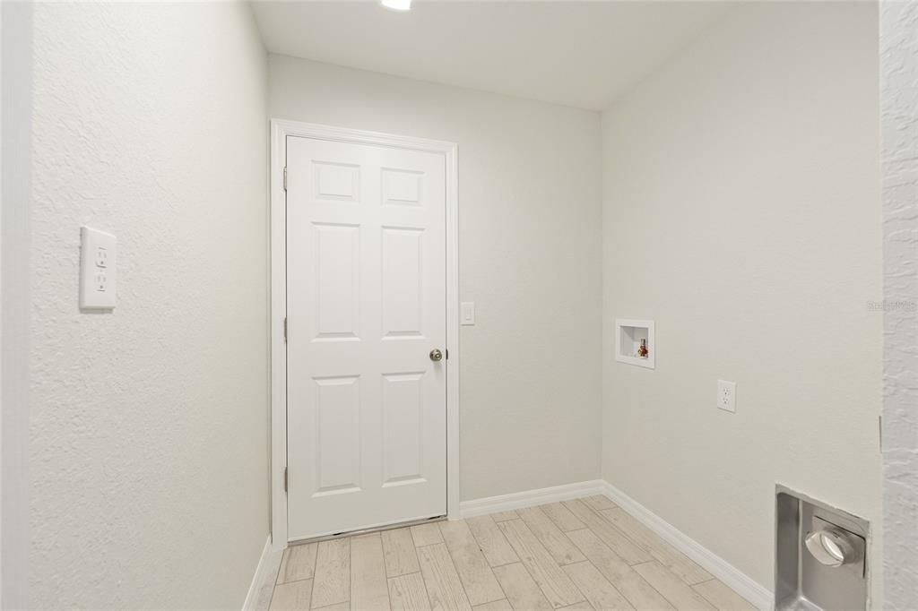 En Venta: $238,000 (3 camas, 2 baños, 1091 Pies cuadrados)