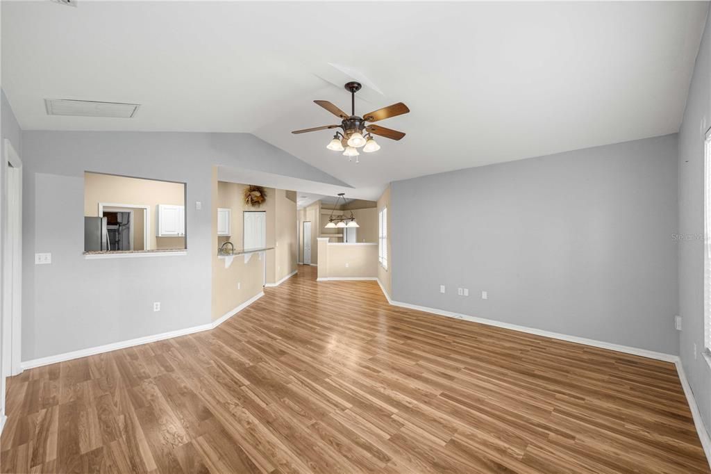 For Sale: $359,000 (4 beds, 2 baths, 1834 Square Feet)