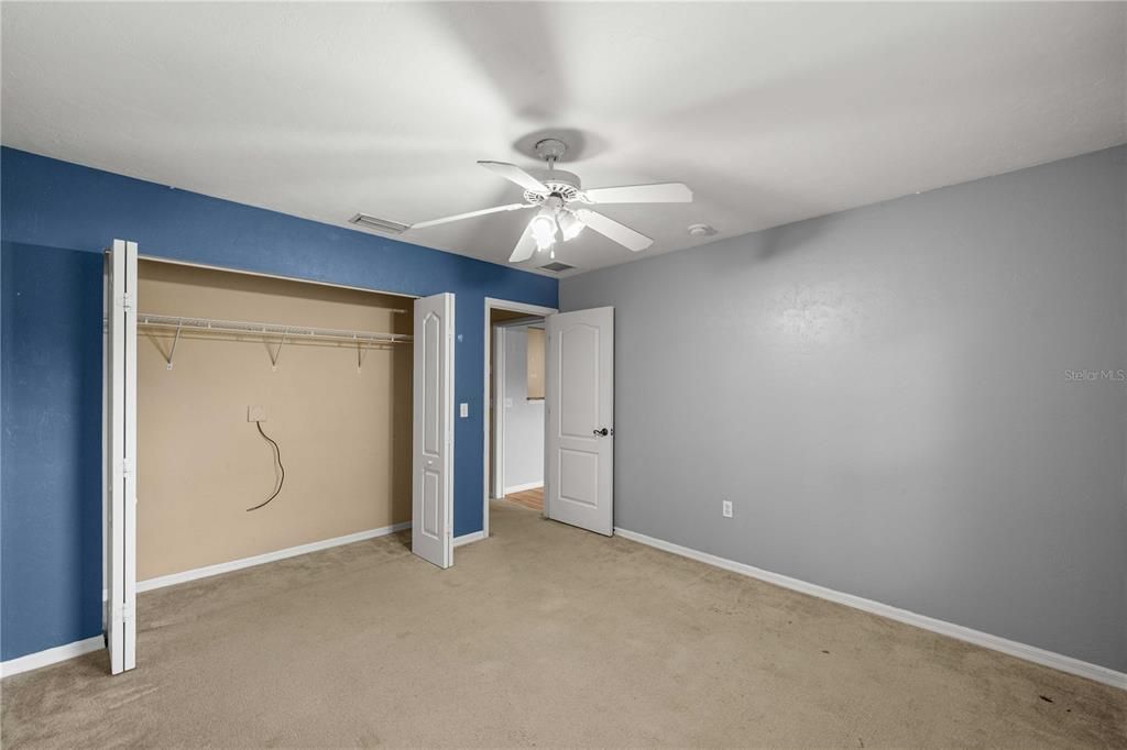 For Sale: $359,000 (4 beds, 2 baths, 1834 Square Feet)
