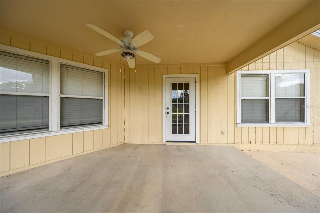 For Sale: $359,000 (4 beds, 2 baths, 1834 Square Feet)