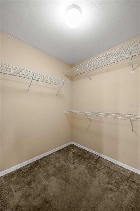 For Sale: $359,000 (4 beds, 2 baths, 1834 Square Feet)