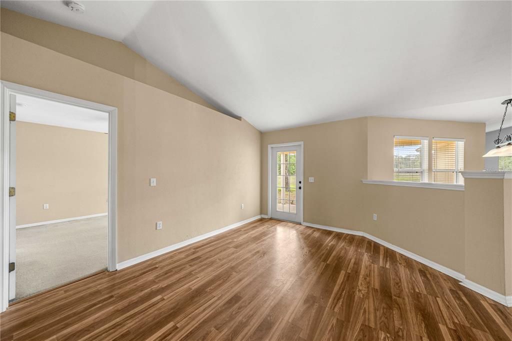 For Sale: $359,000 (4 beds, 2 baths, 1834 Square Feet)