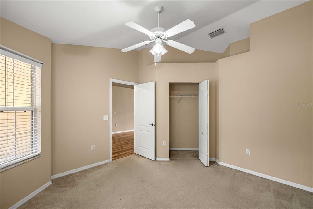 For Sale: $359,000 (4 beds, 2 baths, 1834 Square Feet)