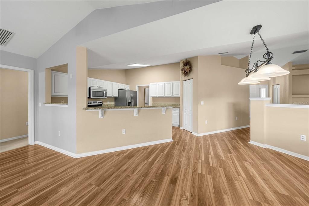 For Sale: $359,000 (4 beds, 2 baths, 1834 Square Feet)