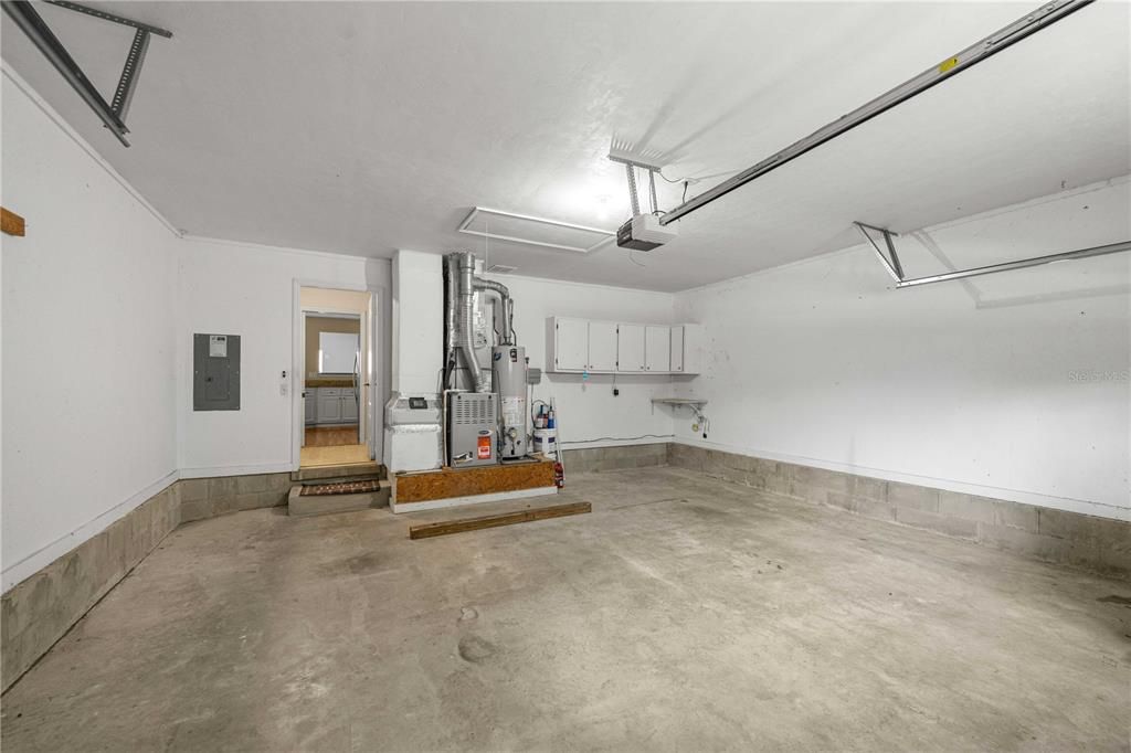 For Sale: $359,000 (4 beds, 2 baths, 1834 Square Feet)