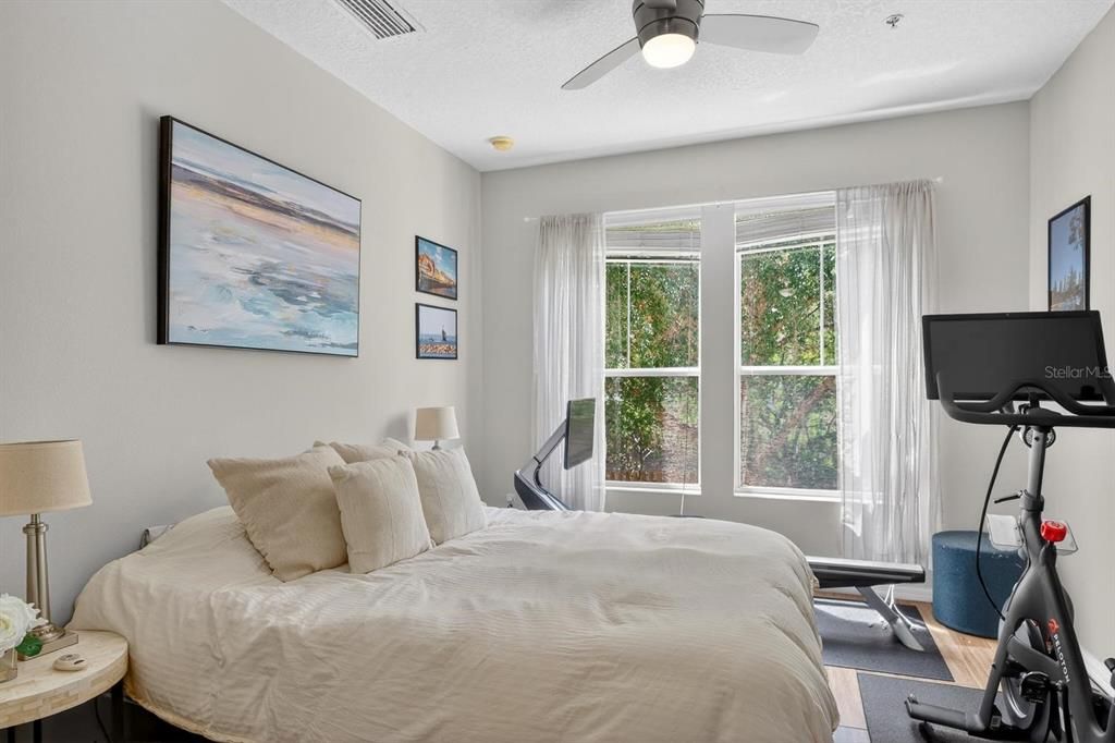For Sale: $365,000 (2 beds, 2 baths, 1080 Square Feet)