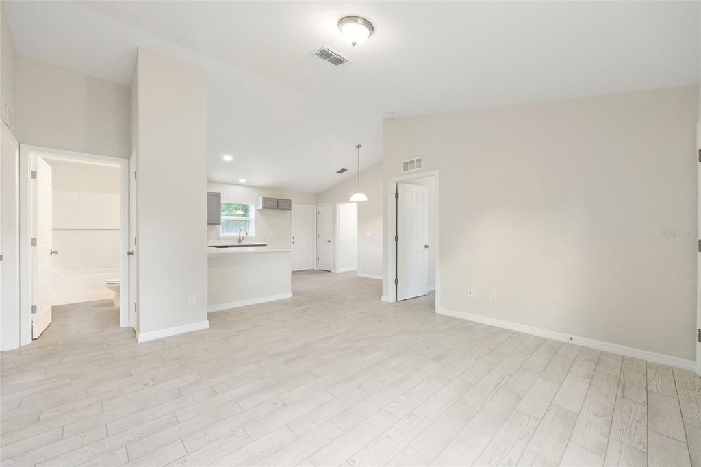 En Venta: $238,000 (3 camas, 2 baños, 1091 Pies cuadrados)