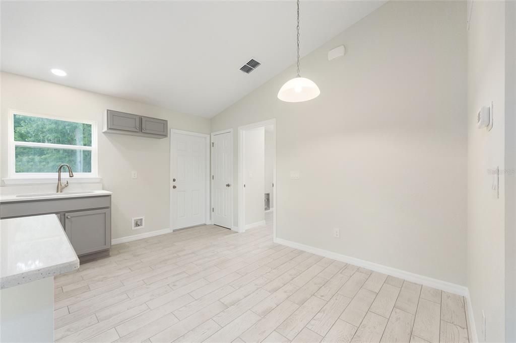En Venta: $238,000 (3 camas, 2 baños, 1091 Pies cuadrados)