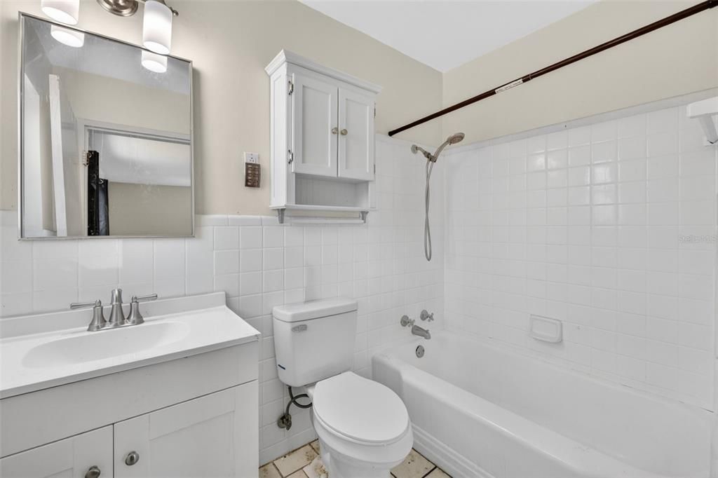 For Sale: $499,000 (5 beds, 5 baths, 3778 Square Feet)