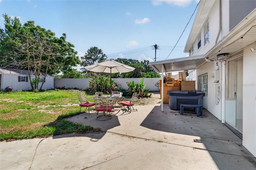 For Sale: $499,000 (5 beds, 5 baths, 3778 Square Feet)