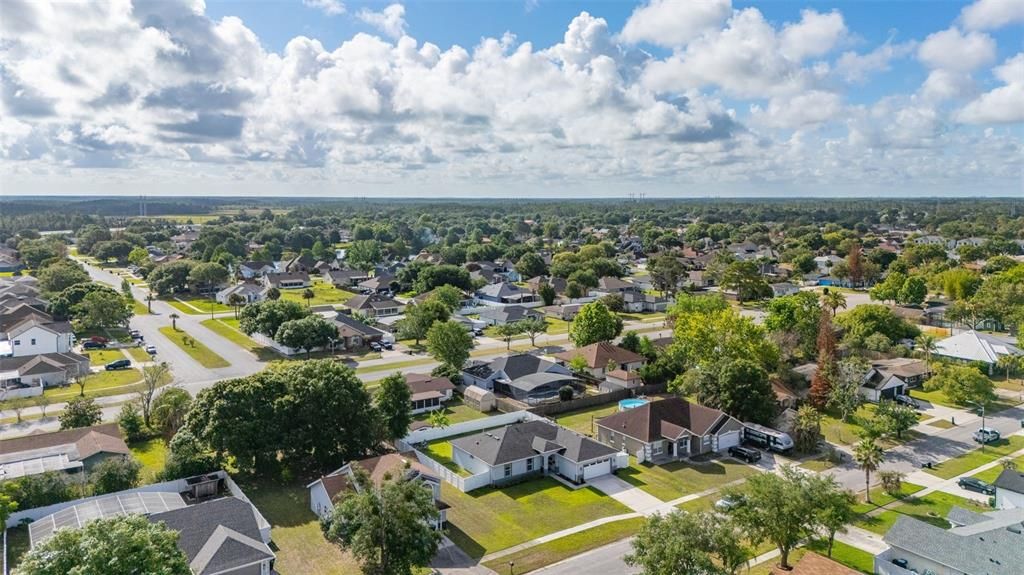 En Venta: $525,000 (4 camas, 2 baños, 2200 Pies cuadrados)
