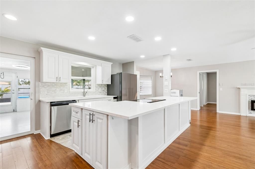 Active With Contract: $650,000 (3 beds, 2 baths, 1459 Square Feet)