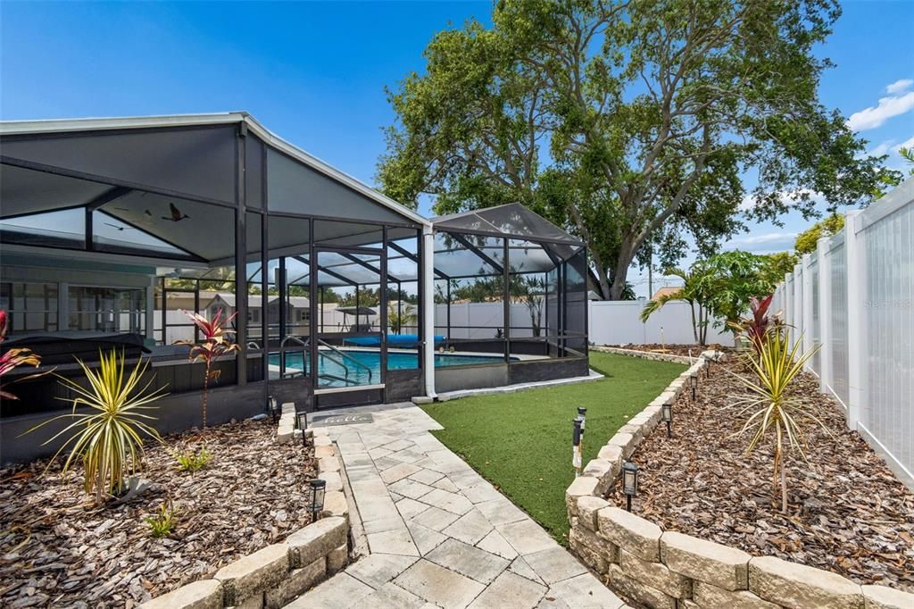 Active With Contract: $650,000 (3 beds, 2 baths, 1459 Square Feet)