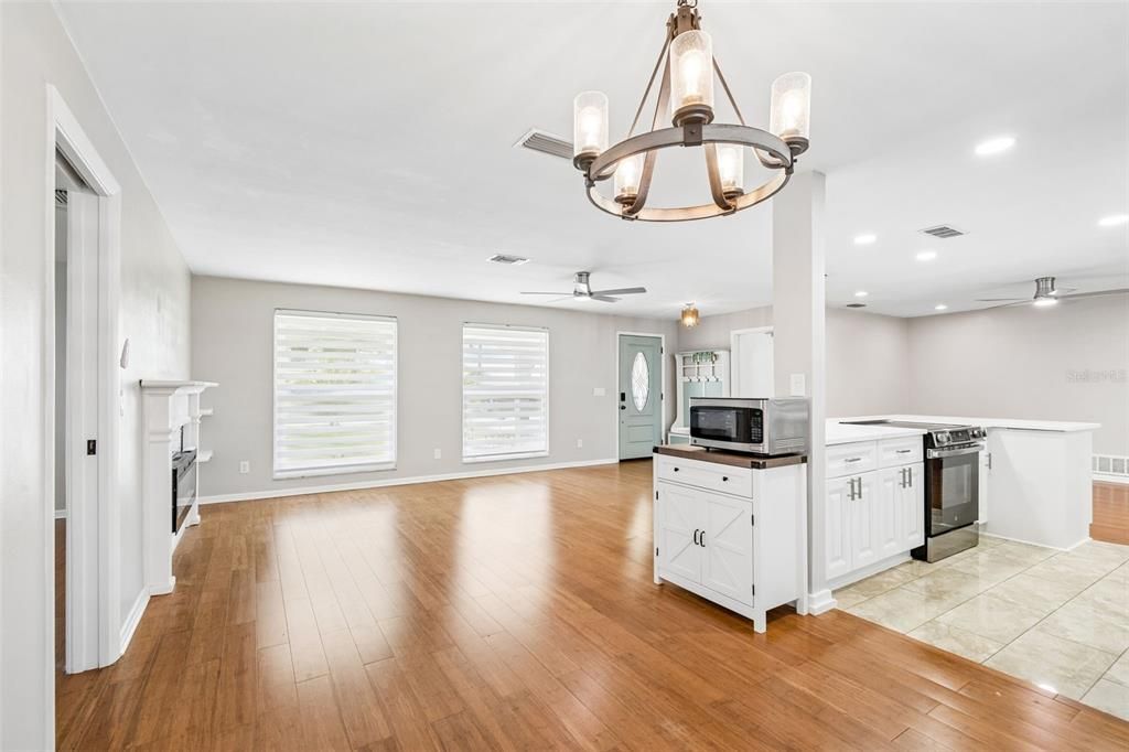 Active With Contract: $650,000 (3 beds, 2 baths, 1459 Square Feet)