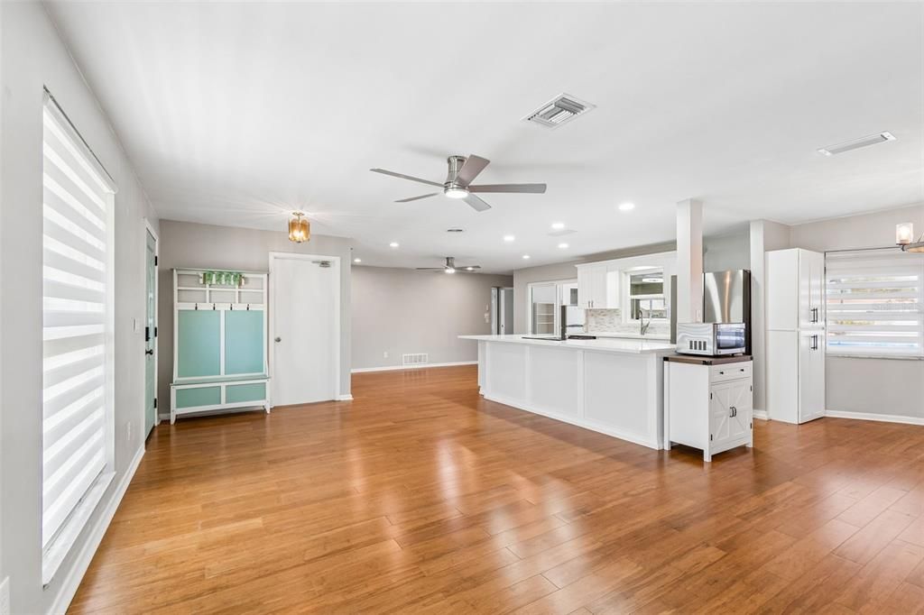 Active With Contract: $650,000 (3 beds, 2 baths, 1459 Square Feet)