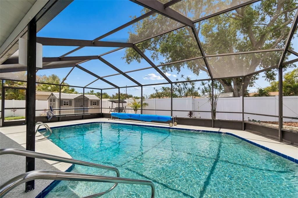 Active With Contract: $650,000 (3 beds, 2 baths, 1459 Square Feet)