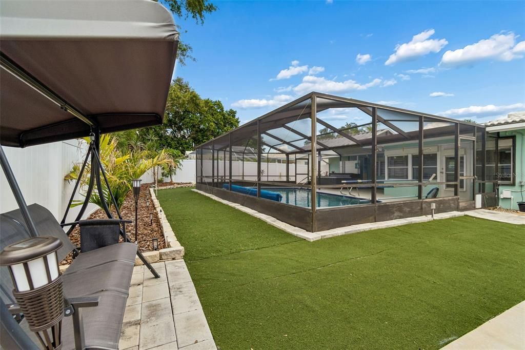 Active With Contract: $650,000 (3 beds, 2 baths, 1459 Square Feet)