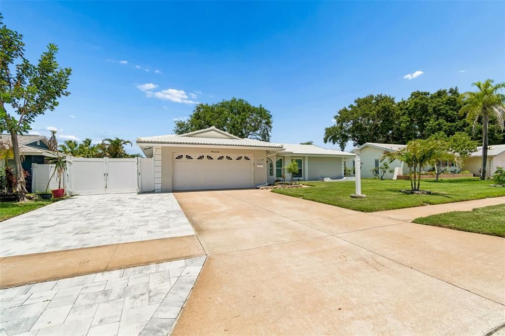 Active With Contract: $650,000 (3 beds, 2 baths, 1459 Square Feet)