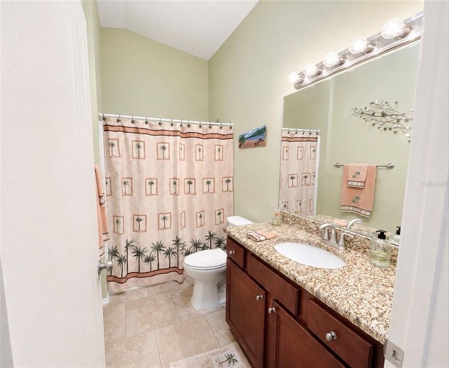 Active With Contract: $260,000 (2 beds, 2 baths, 1190 Square Feet)