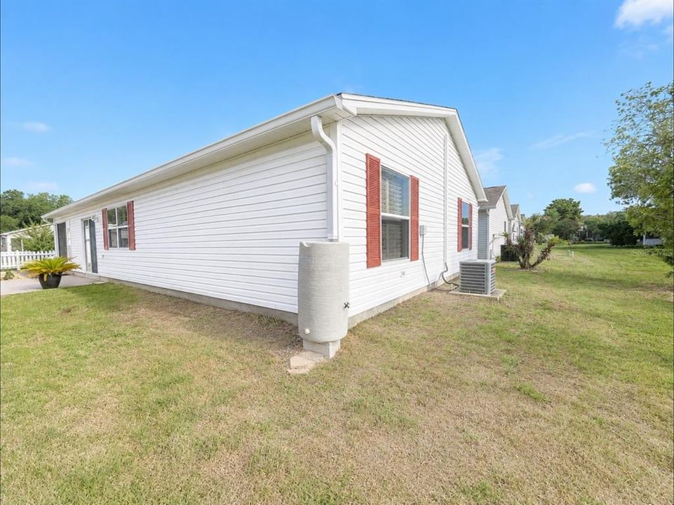 Active With Contract: $260,000 (2 beds, 2 baths, 1190 Square Feet)
