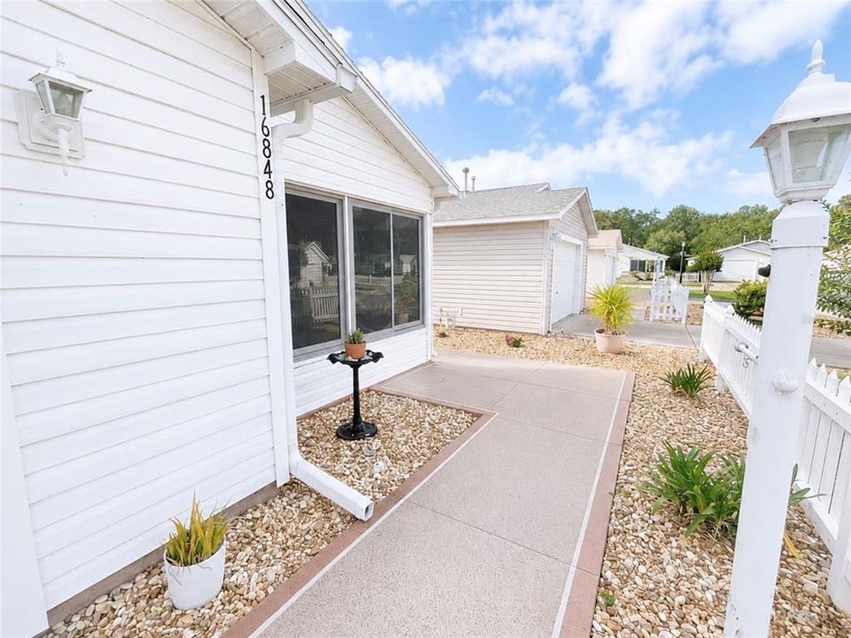 Active With Contract: $260,000 (2 beds, 2 baths, 1190 Square Feet)