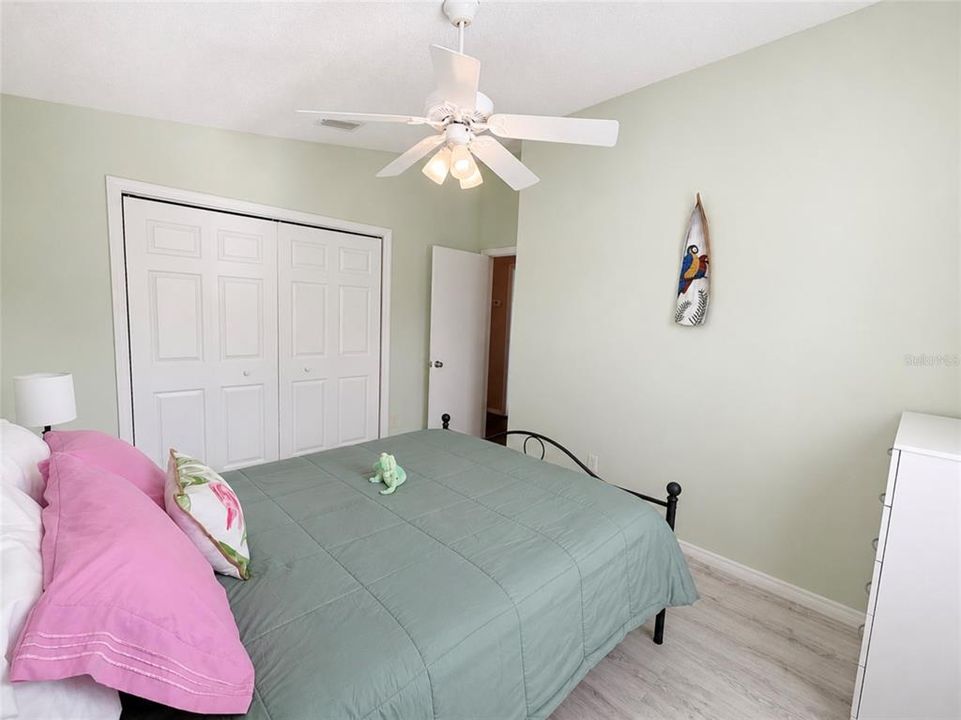 Active With Contract: $260,000 (2 beds, 2 baths, 1190 Square Feet)