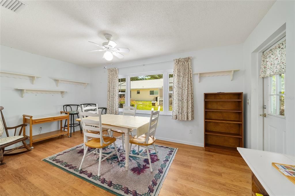 For Sale: $120,000 (2 beds, 2 baths, 1221 Square Feet)