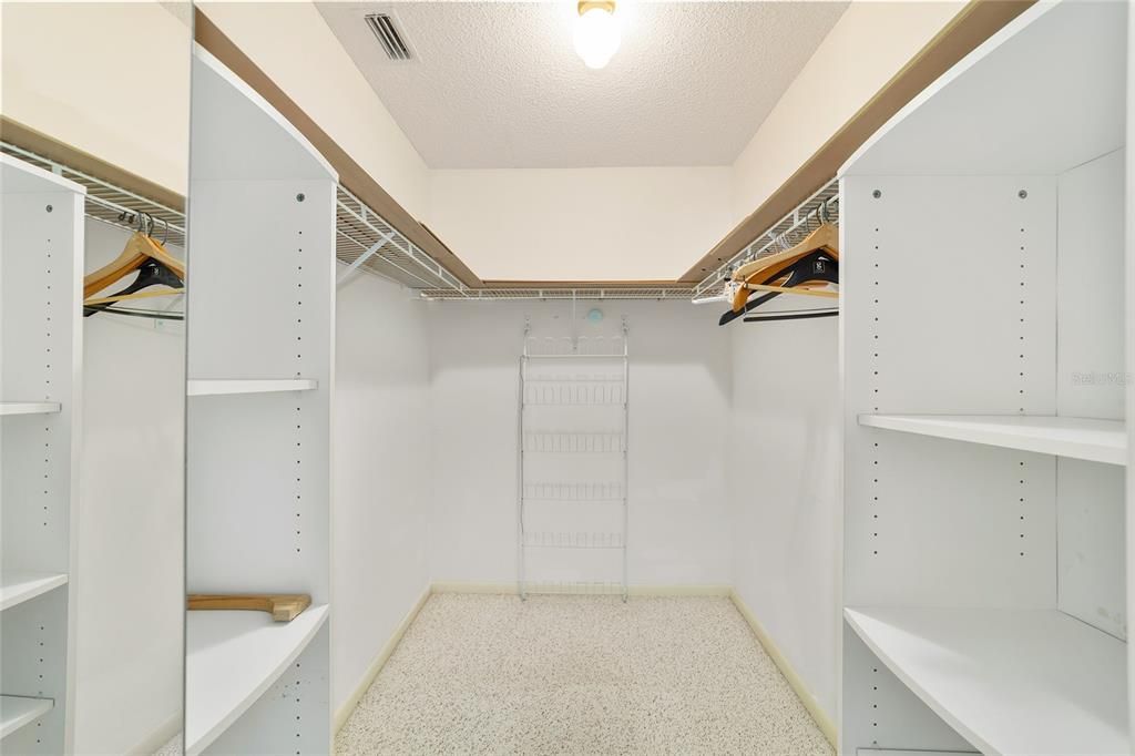 For Sale: $120,000 (2 beds, 2 baths, 1221 Square Feet)