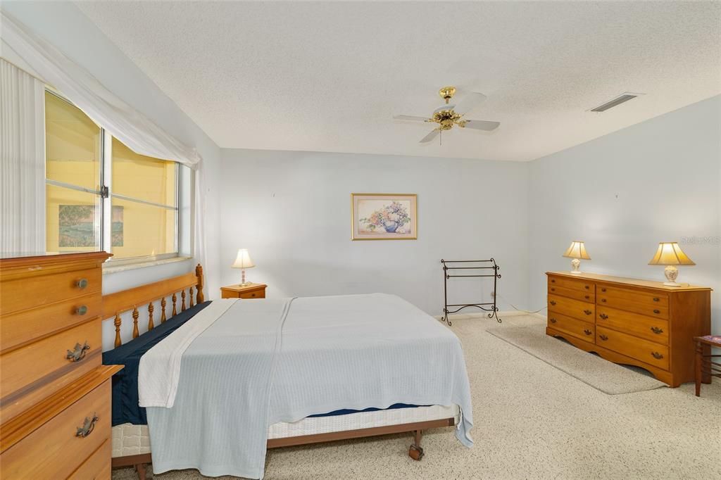 For Sale: $120,000 (2 beds, 2 baths, 1221 Square Feet)