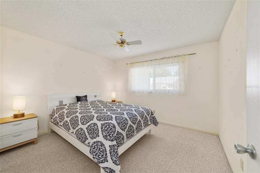 For Sale: $120,000 (2 beds, 2 baths, 1221 Square Feet)