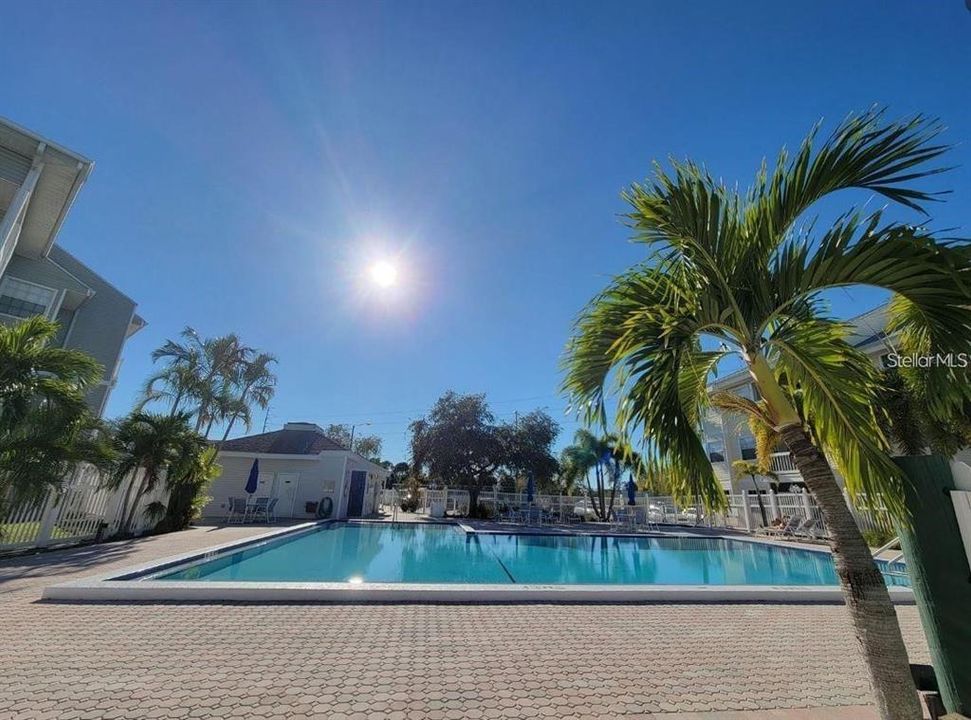 待售: $180,000 (2 贝兹, 1 浴室, 785 平方英尺)