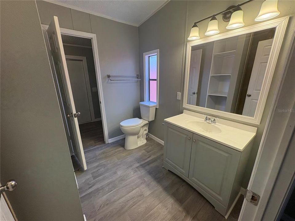 For Sale: $299,900 (3 beds, 2 baths, 1232 Square Feet)