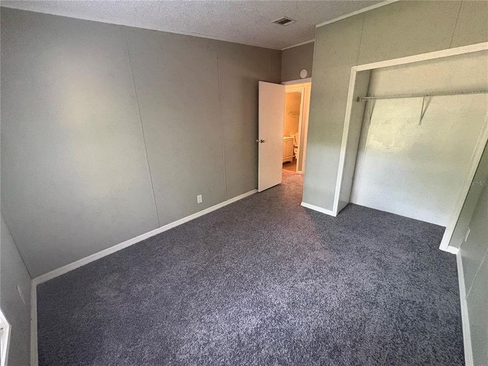 For Sale: $299,900 (3 beds, 2 baths, 1232 Square Feet)