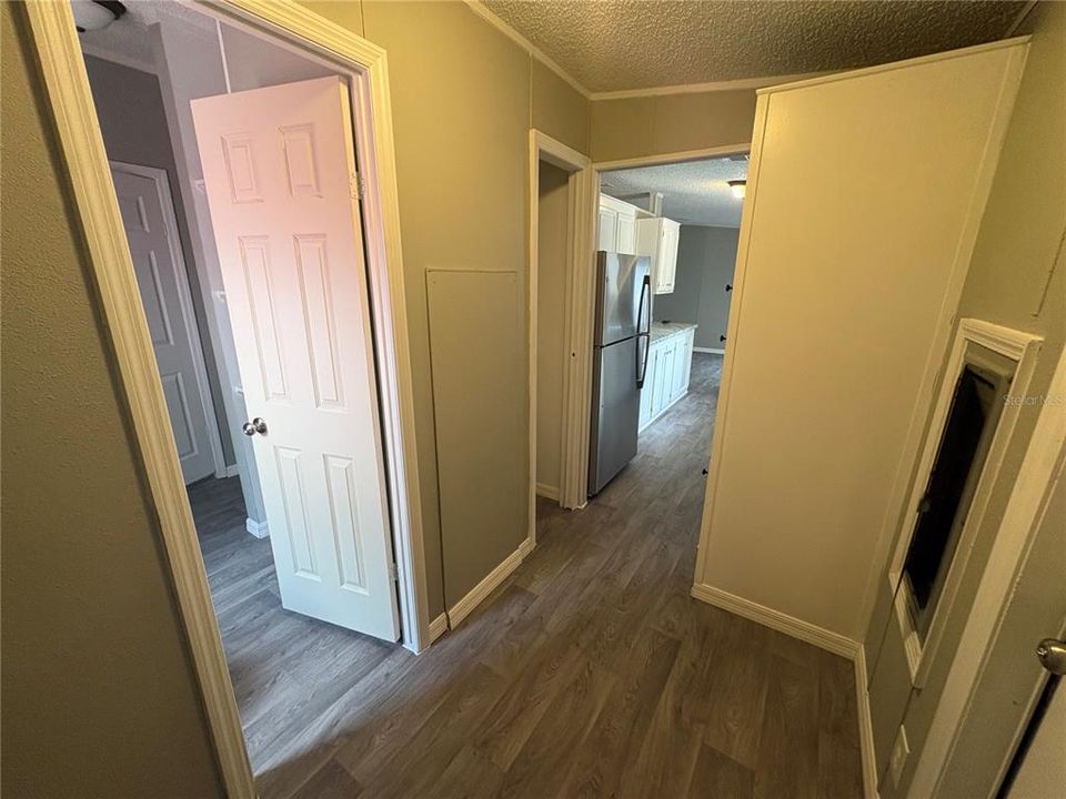 For Sale: $299,900 (3 beds, 2 baths, 1232 Square Feet)