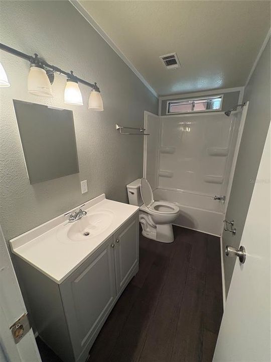 For Sale: $299,900 (3 beds, 2 baths, 1232 Square Feet)