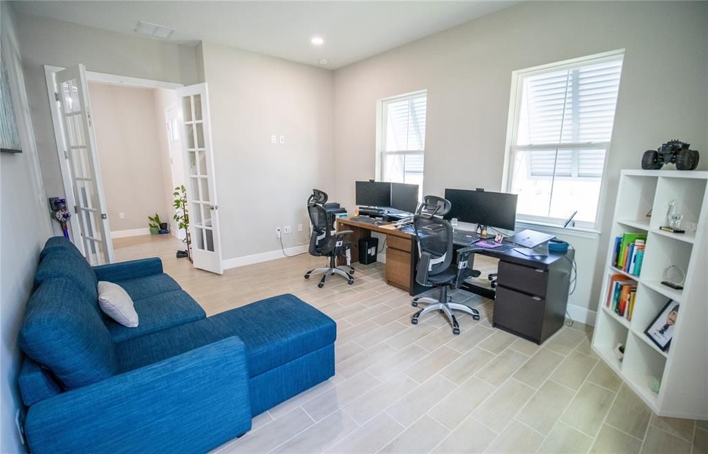 En Venta: $799,500 (4 camas, 4 baños, 3169 Pies cuadrados)